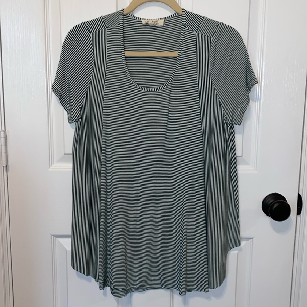 Wyld Hart short sleeve green and white top